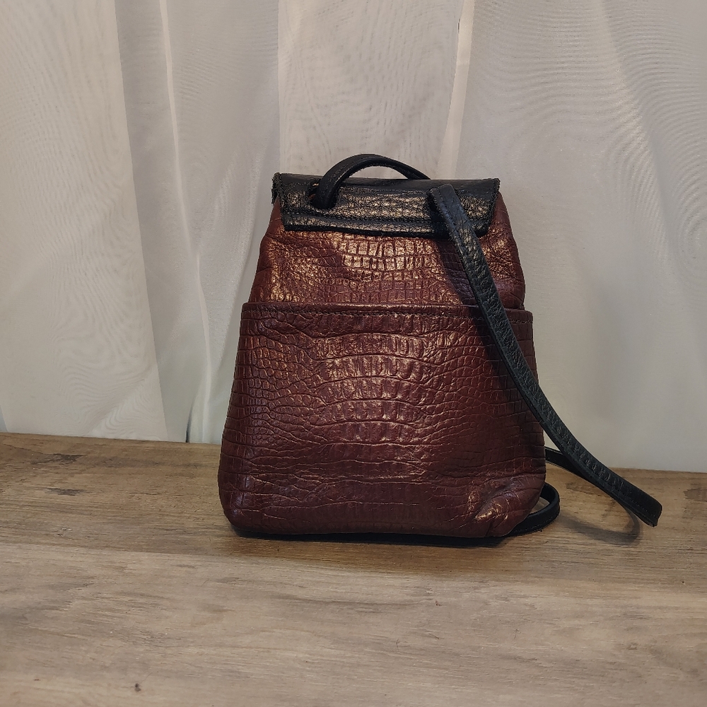 Thomas Leathers Mini Drawstring Bucket Bag 5" X7"X3" 20" Drop - Picture 2 of 9